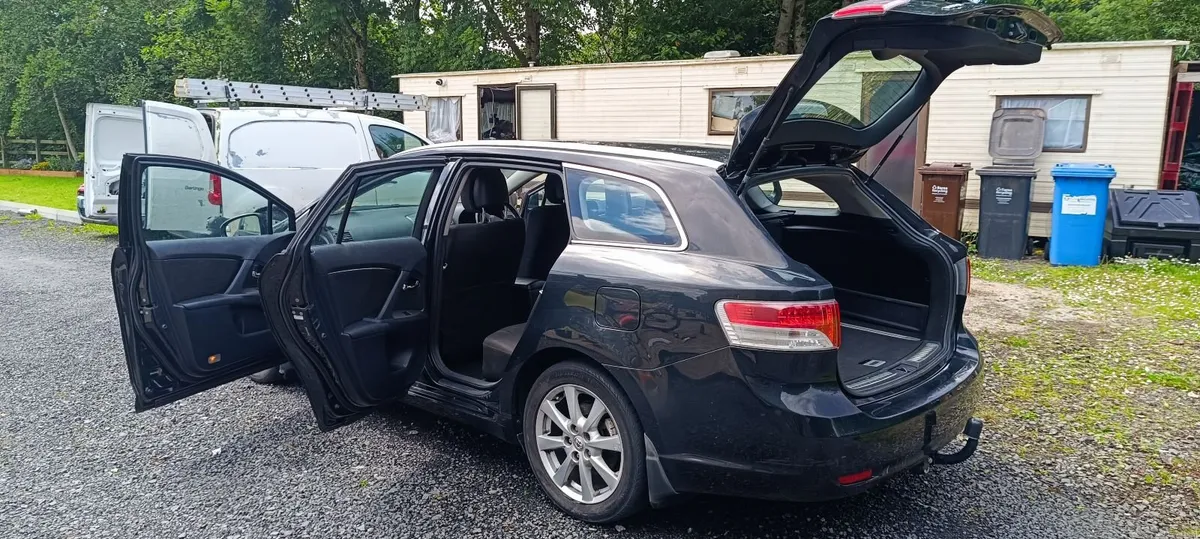 Toyota Avensis 2009 - Image 3