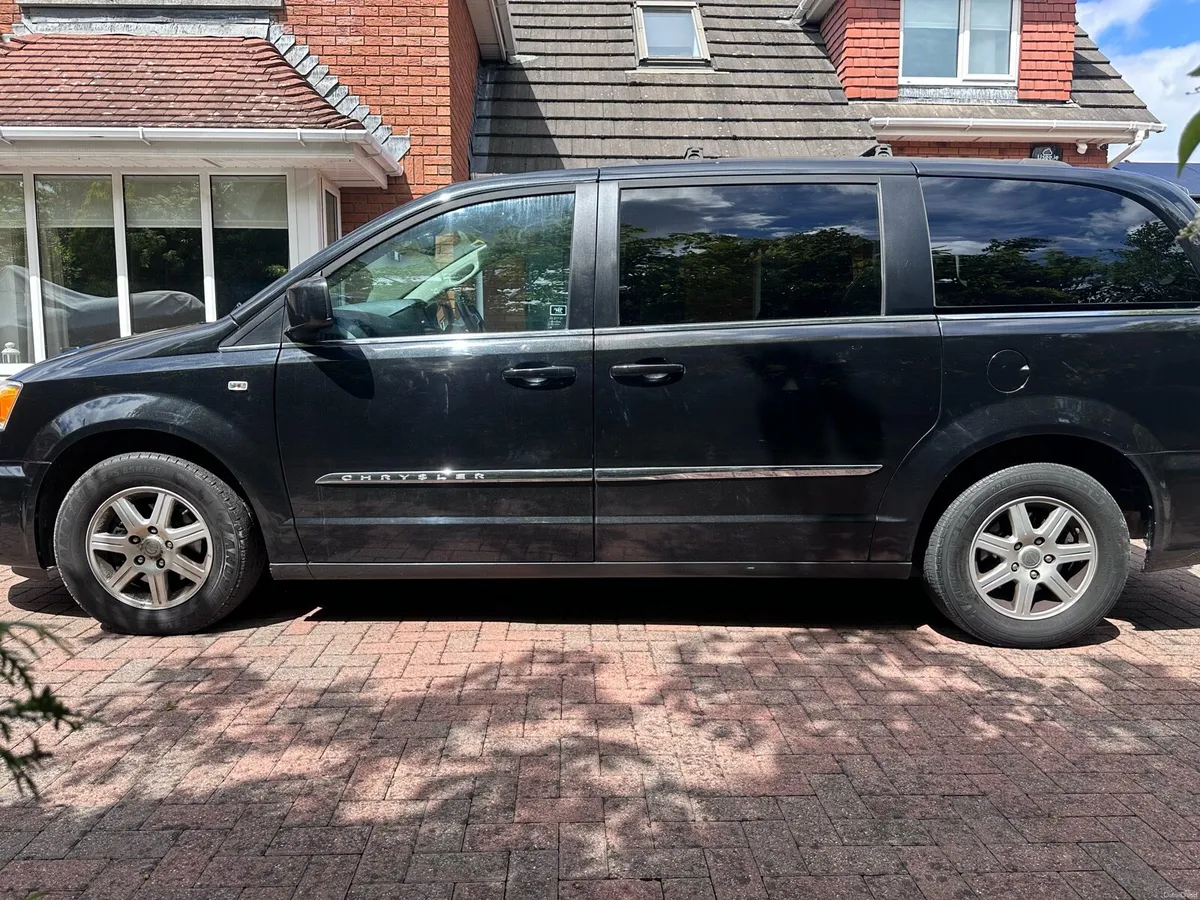 2014 Chrysler Grand Voyager - Excellent Condition - Image 4
