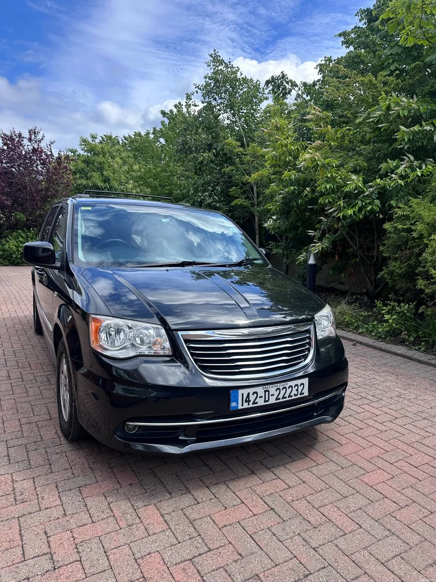 2014 Chrysler Grand Voyager - Excellent Condition - Image 2