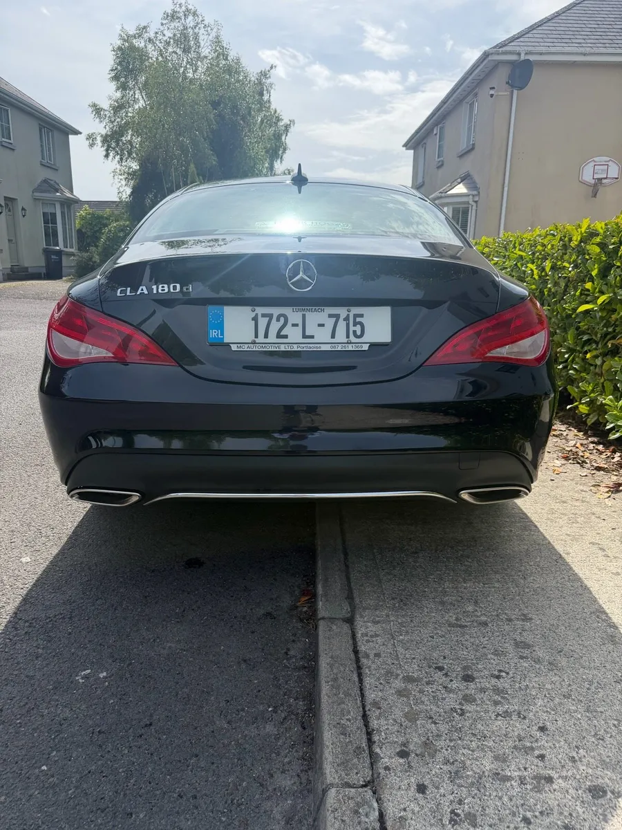 Mercedes Benz CLA 180 D Urban 4Door - Image 5