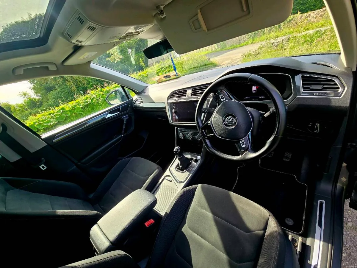 2018 Volkswagen Tiguan Highline 2.0 TDI Manual – 1 - Image 5
