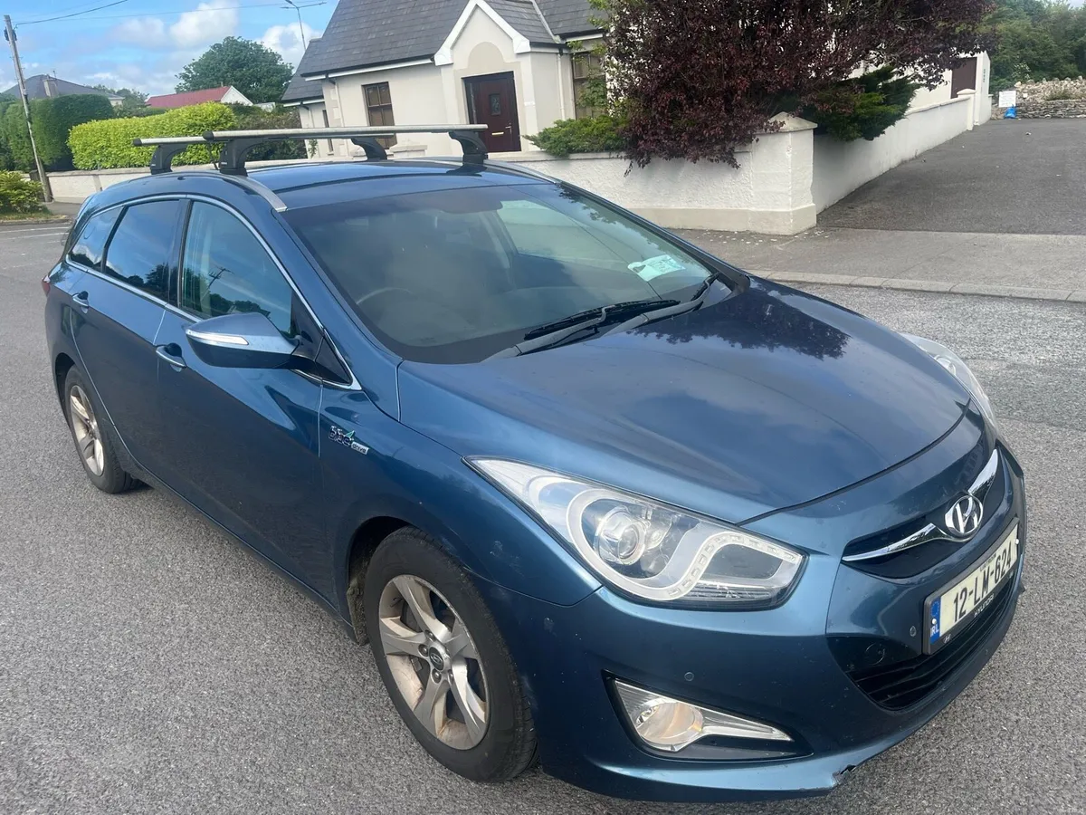 12 Hyundai i40 NCT 2/27 Tax 11/26 estate - Image 1