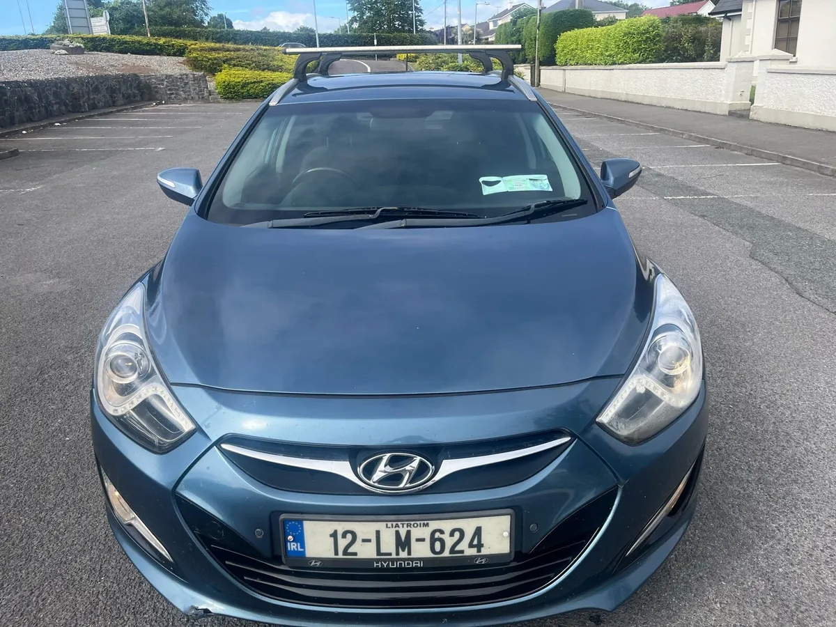 12 Hyundai i40 NCT 2/27 Tax 11/26 estate - Image 2