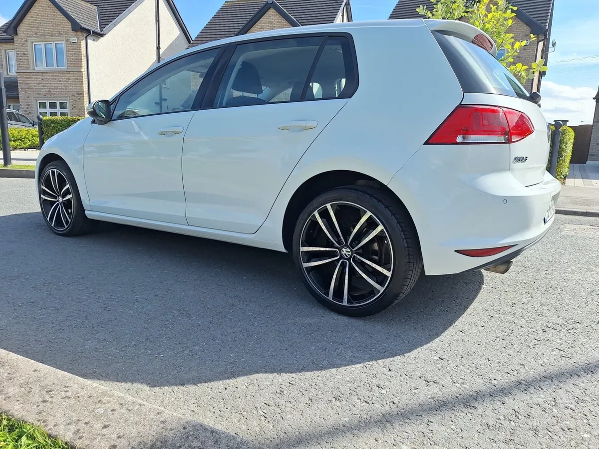 Volkswagen Golf - Image 4