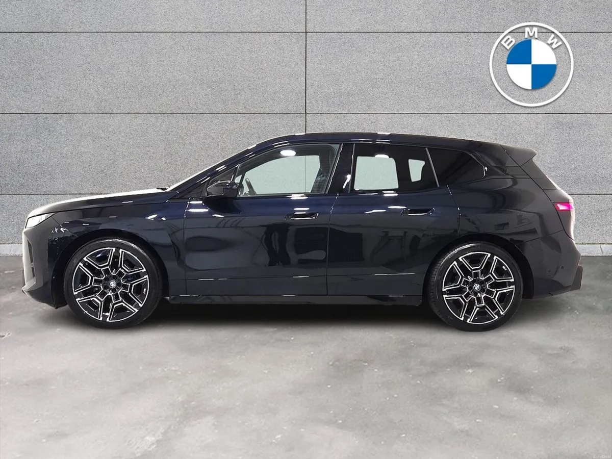 BMW iX xDrive45 M Sport - Image 4