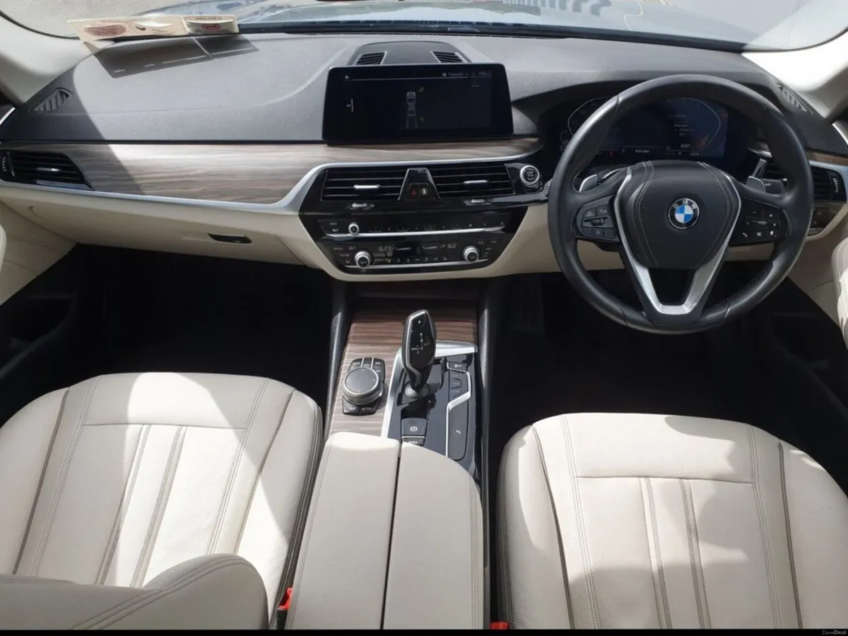 BMW 5-Series 520d SE Saloon - Image 4