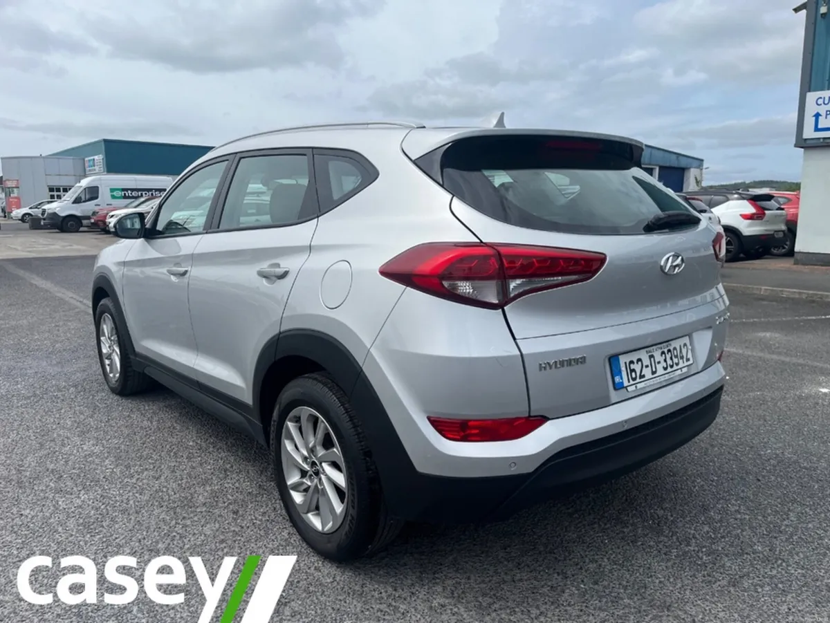 Hyundai Tucson 1.7 SE NAV BLD 116PS 5DR - Image 2