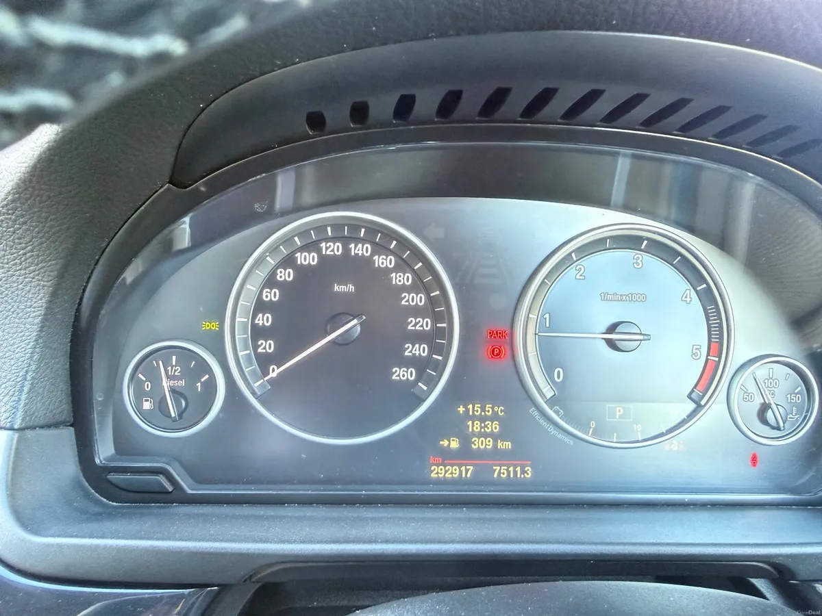 BMW 5-Series 2011 - Image 4