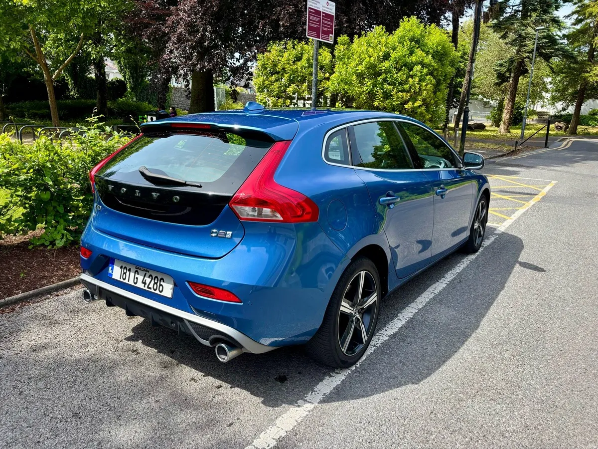 2018 Volvo V40 R-Design D2 Nav+ ***LOW MILEAGE*** - Image 2