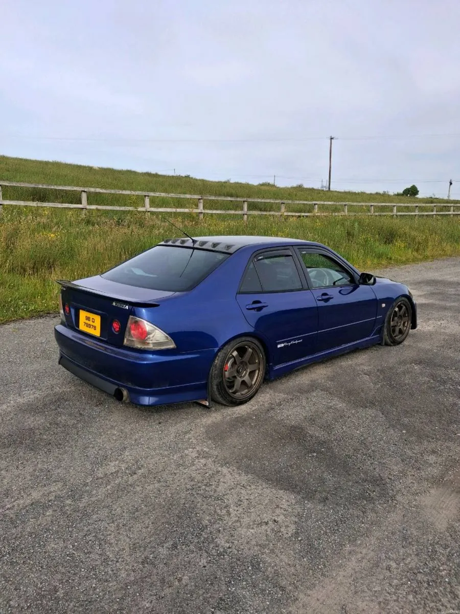 Toyota altezza - Image 4