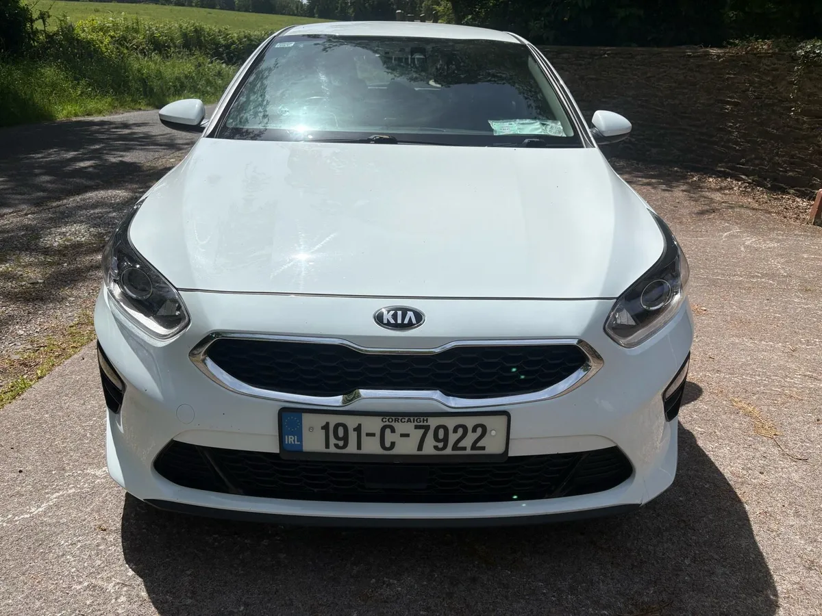 KIA CEED 1.0 PETROL LOW KILOMETRES - Image 4