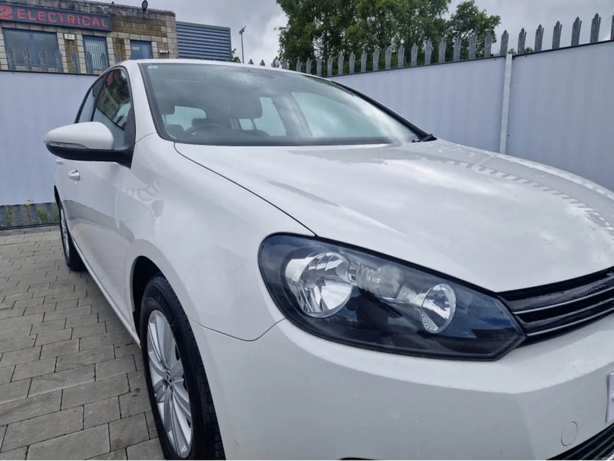 Volkswagen Golf 1.2 PETROL AUTO - Image 2