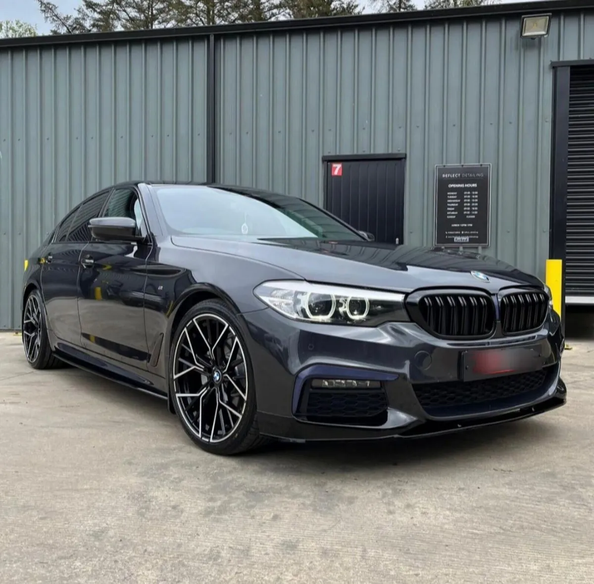BMW 5-Series 2018 - Image 1
