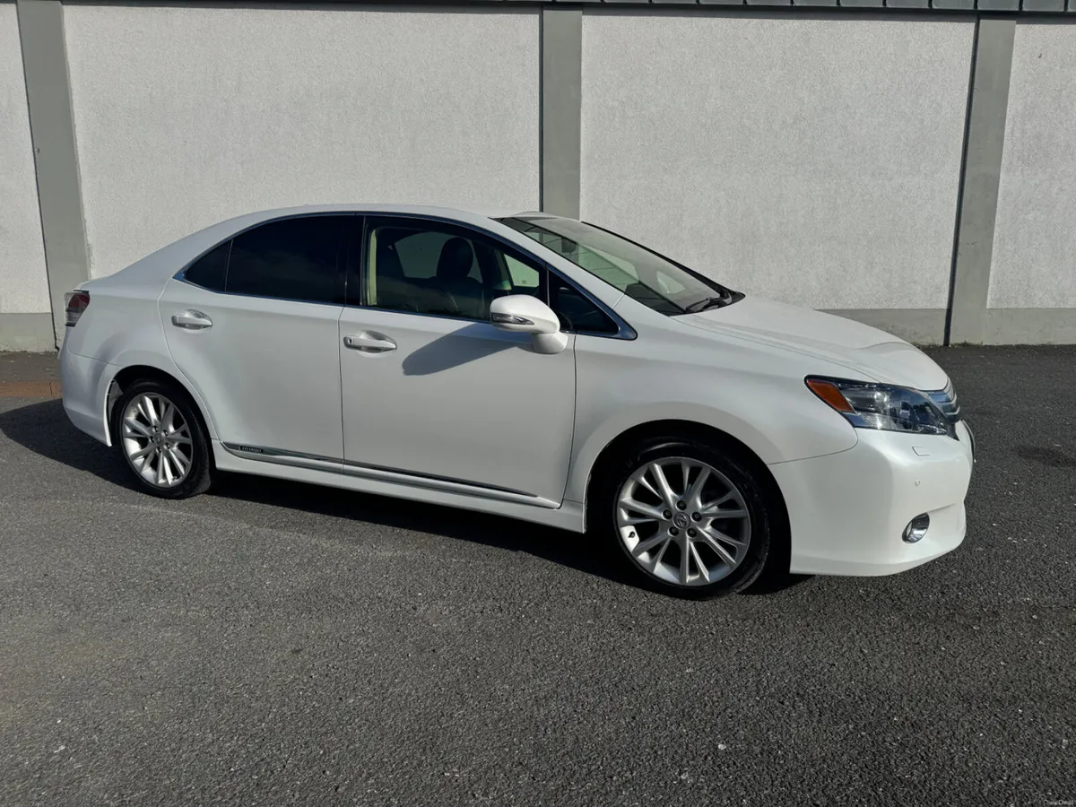 Lexus HS 2.5 Hybrid Automatic - Image 4