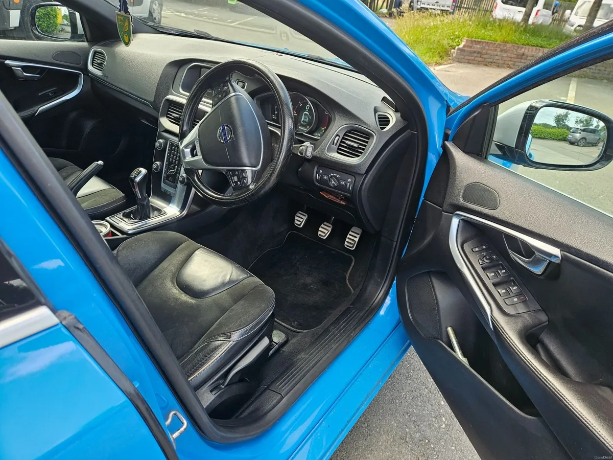 Volvo V40 2015 - Image 3