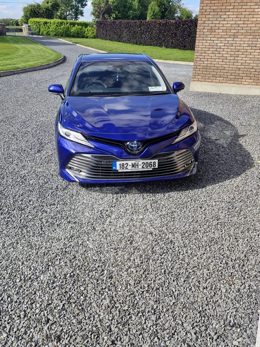 Toyota Camry 2.5 HYBRID G-PACK PLATINUM - Image 1