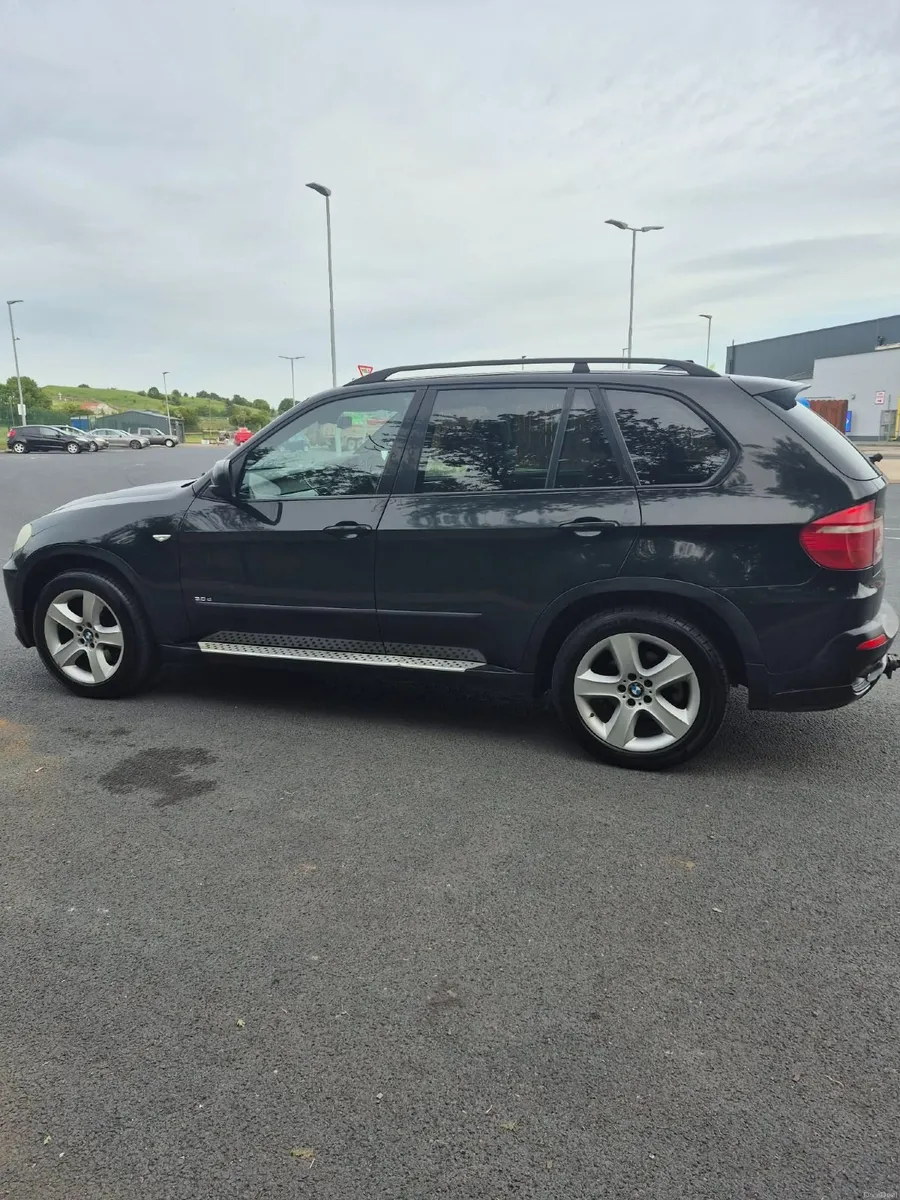 BMW X5 2008 Crew cab - Image 3