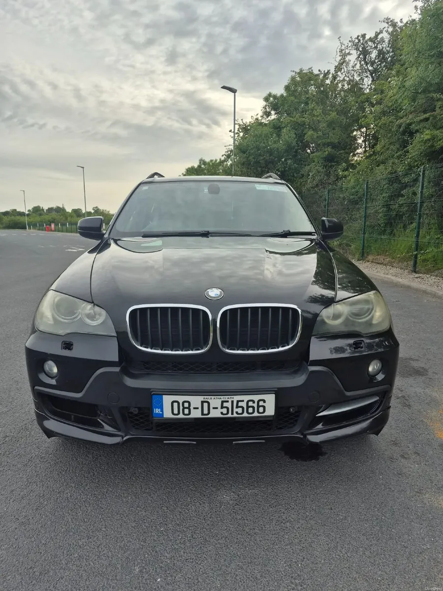 BMW X5 2008 Crew cab - Image 2