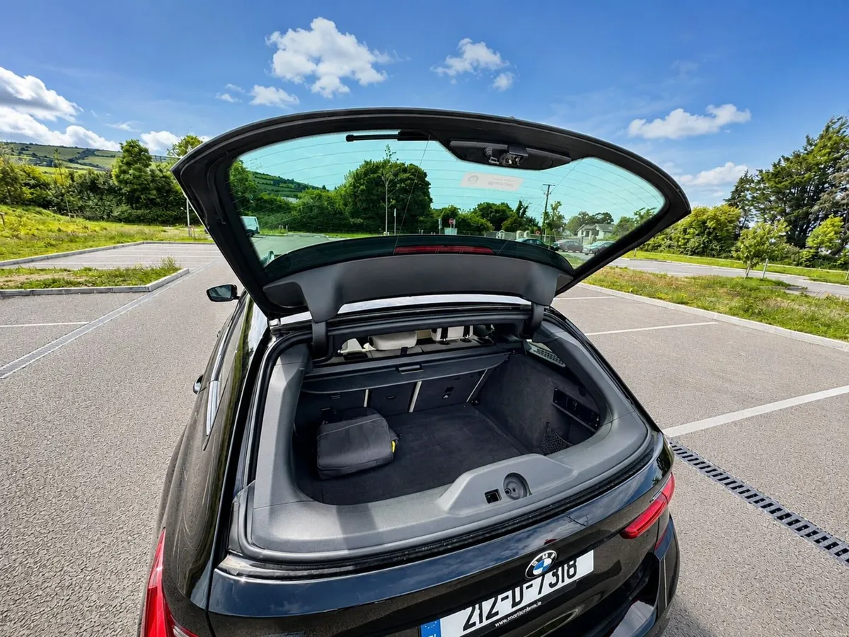 BMW 3-Series 2021 - Image 3
