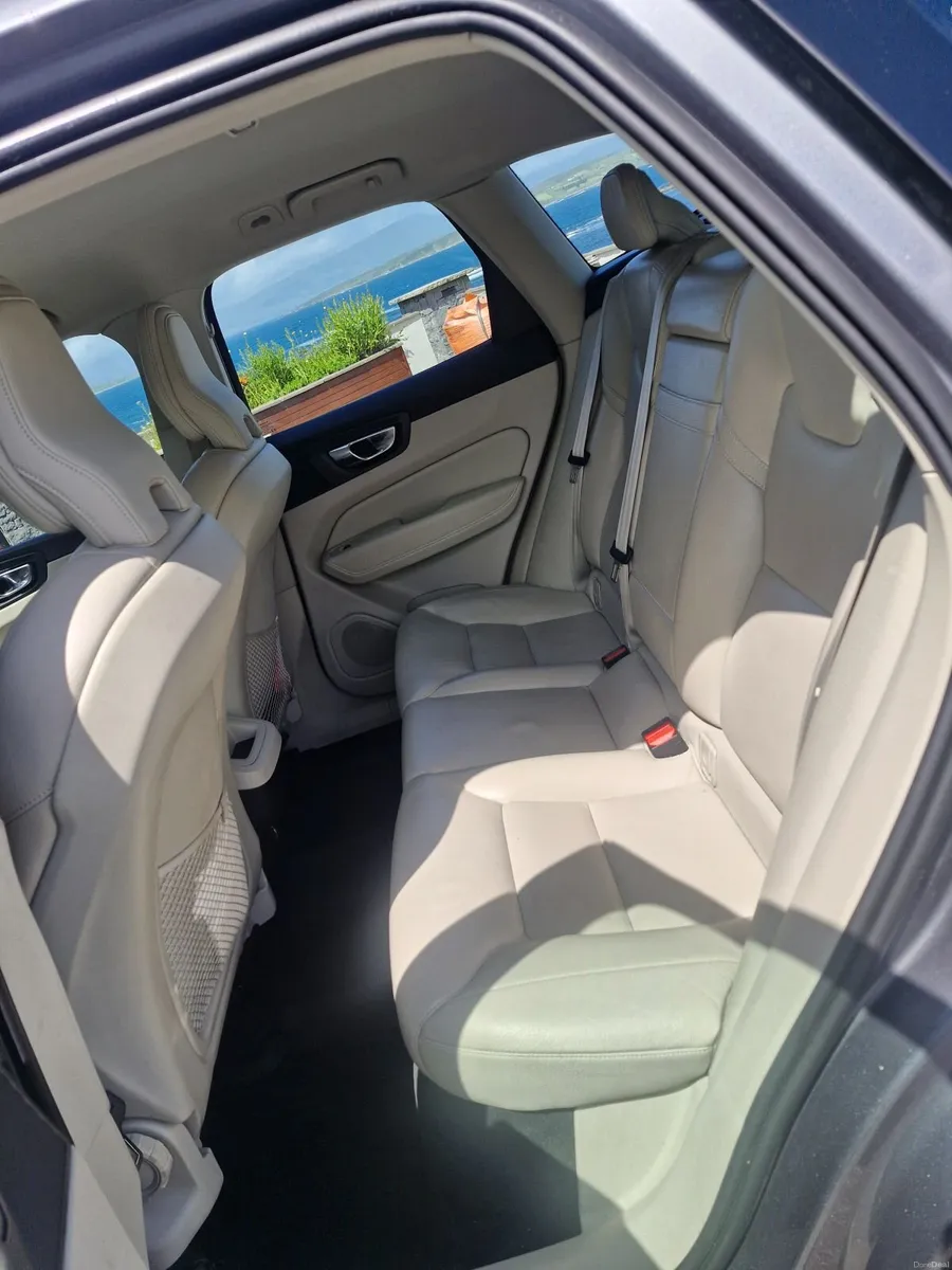 Volvo XC60 2020 - Image 4