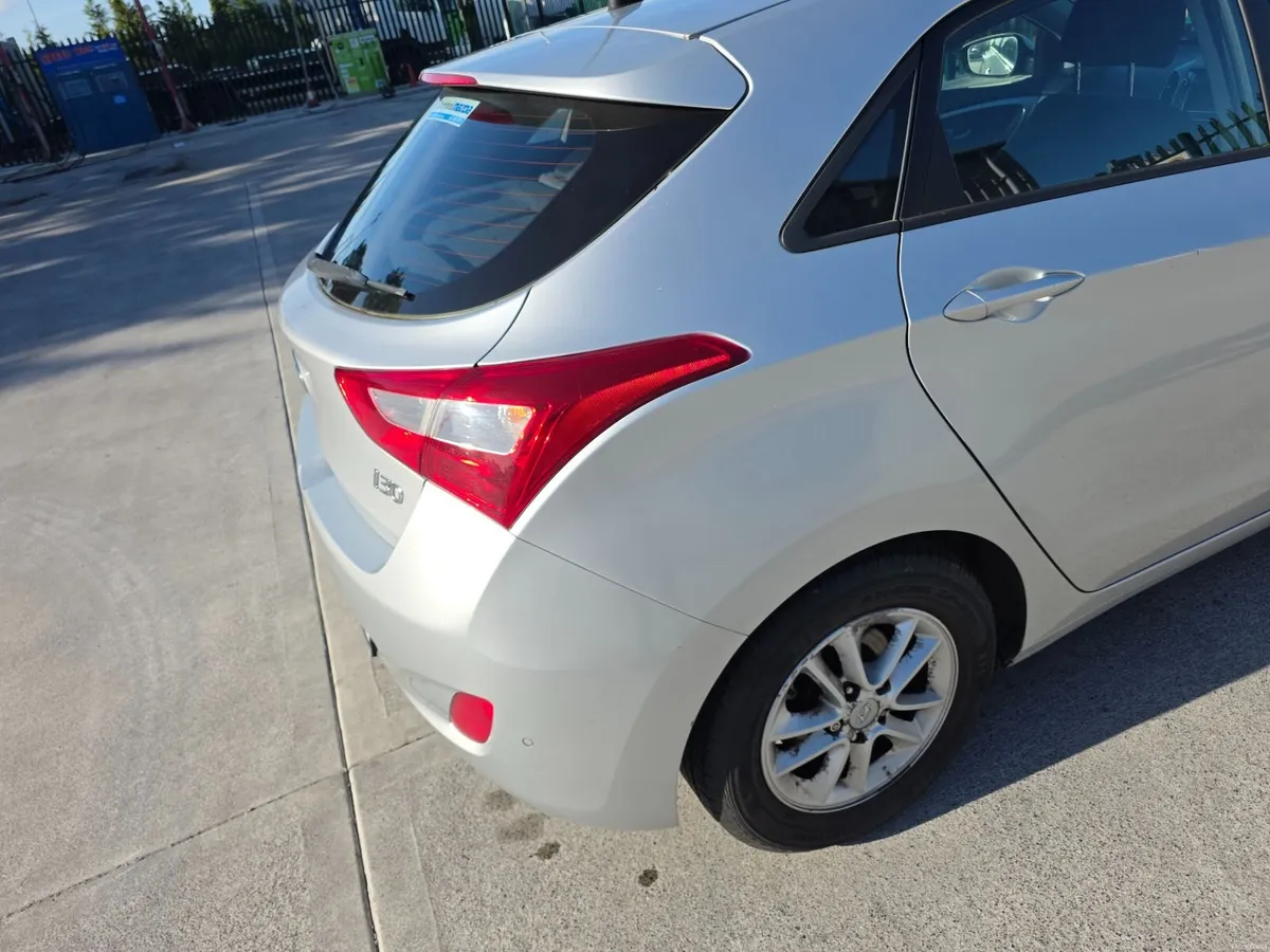 Hyundai i30 2014 - Image 2