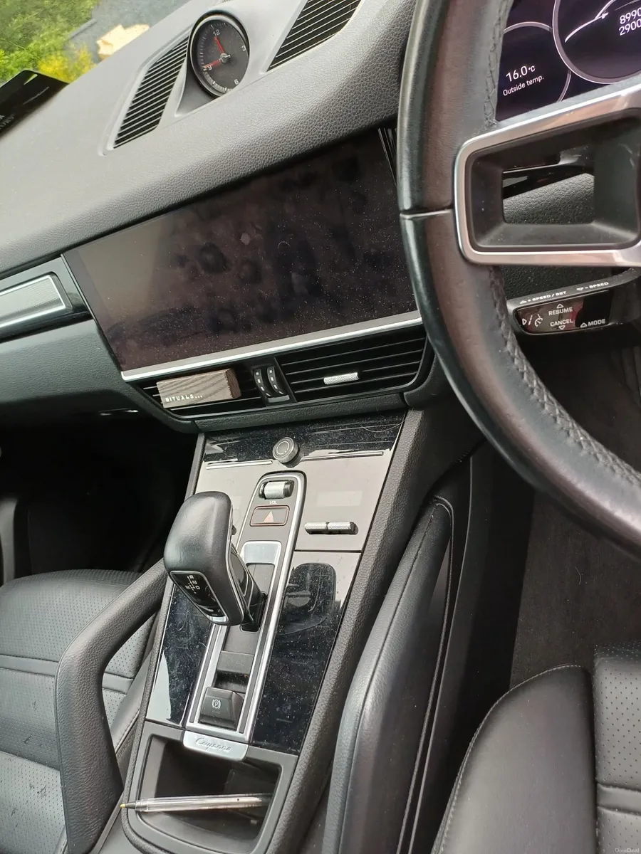 Porsche Cayenne 2023 - Image 2