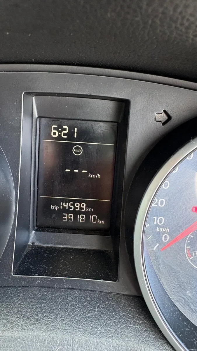 Volkswagen Golf 2010 - Image 1