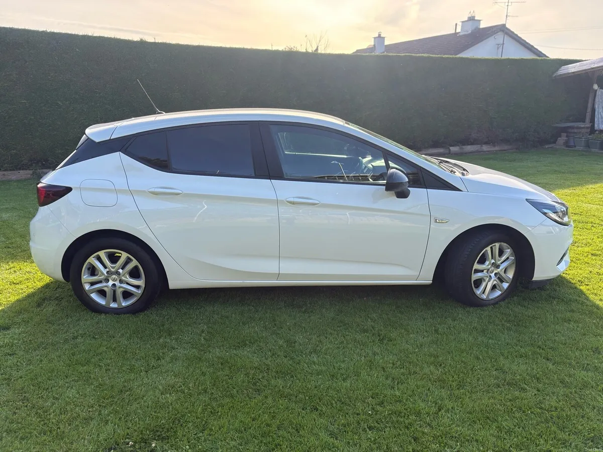 Opel Astra Commercial 1.5 2022 - Image 2