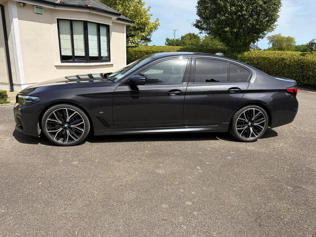 BMW 520d M SPORT PRO - Image 1
