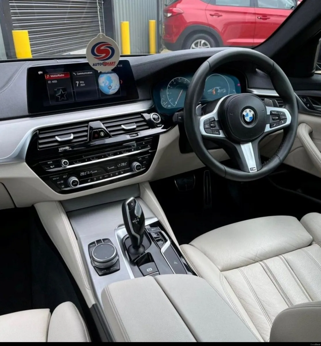 BMW 5-Series 2018 - Image 2