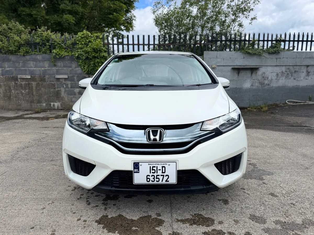 2015 HONDA FIT. NEW NCT. AUTO 1.5L HYBRID. - Image 2