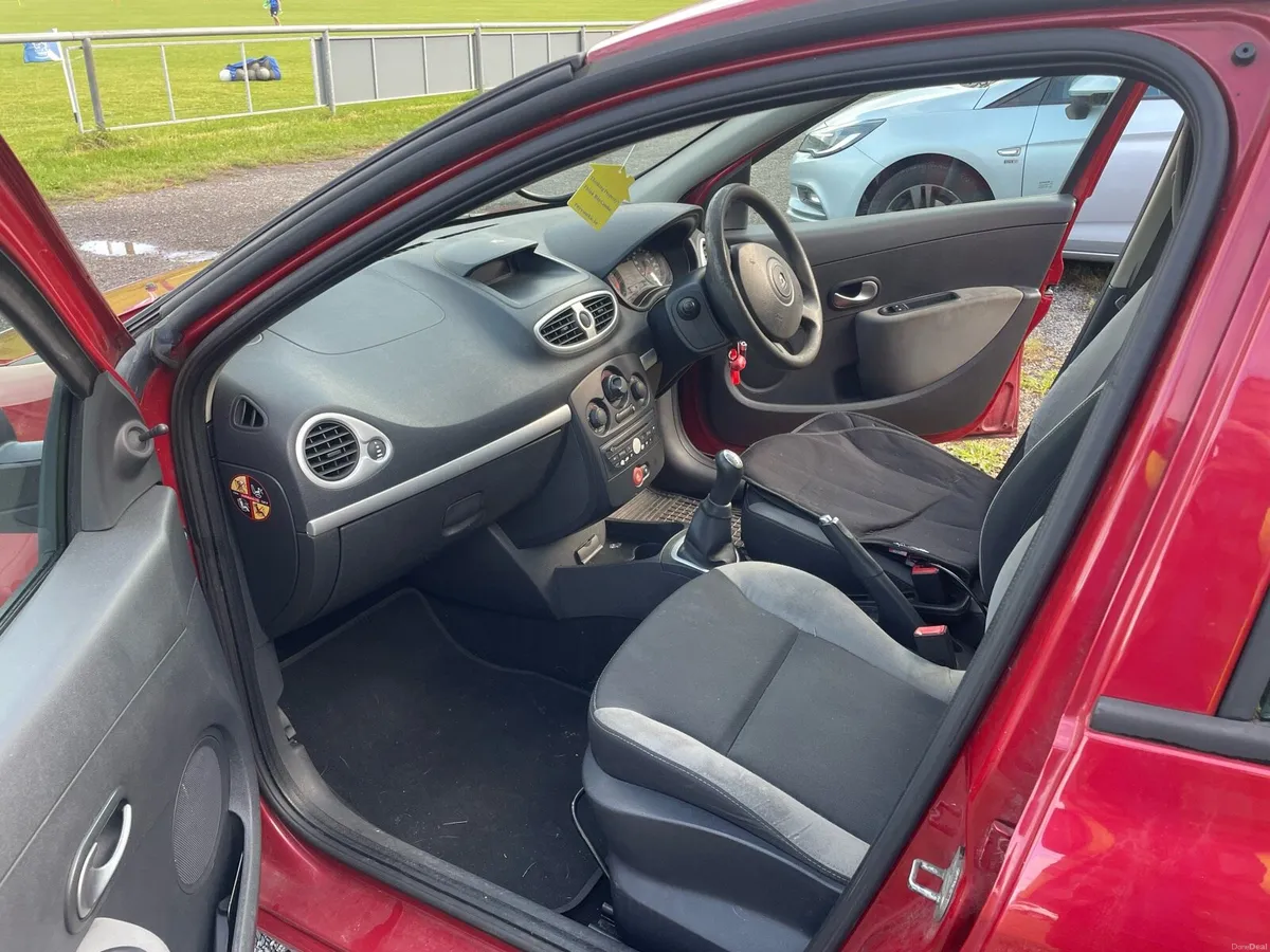 Renault Clio - Image 3