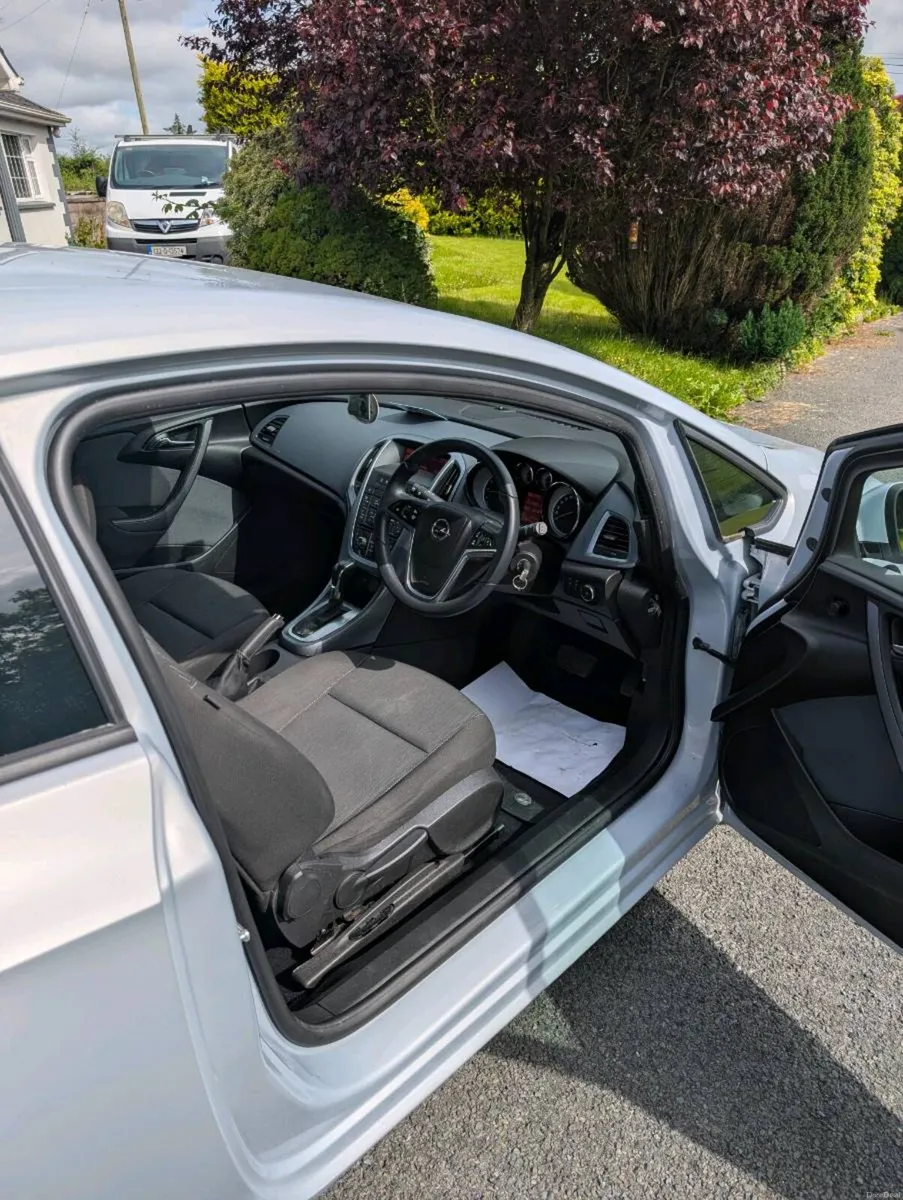 2015 Opel Astra 1.4 Petrol Automatic – Only 59,000 - Image 4