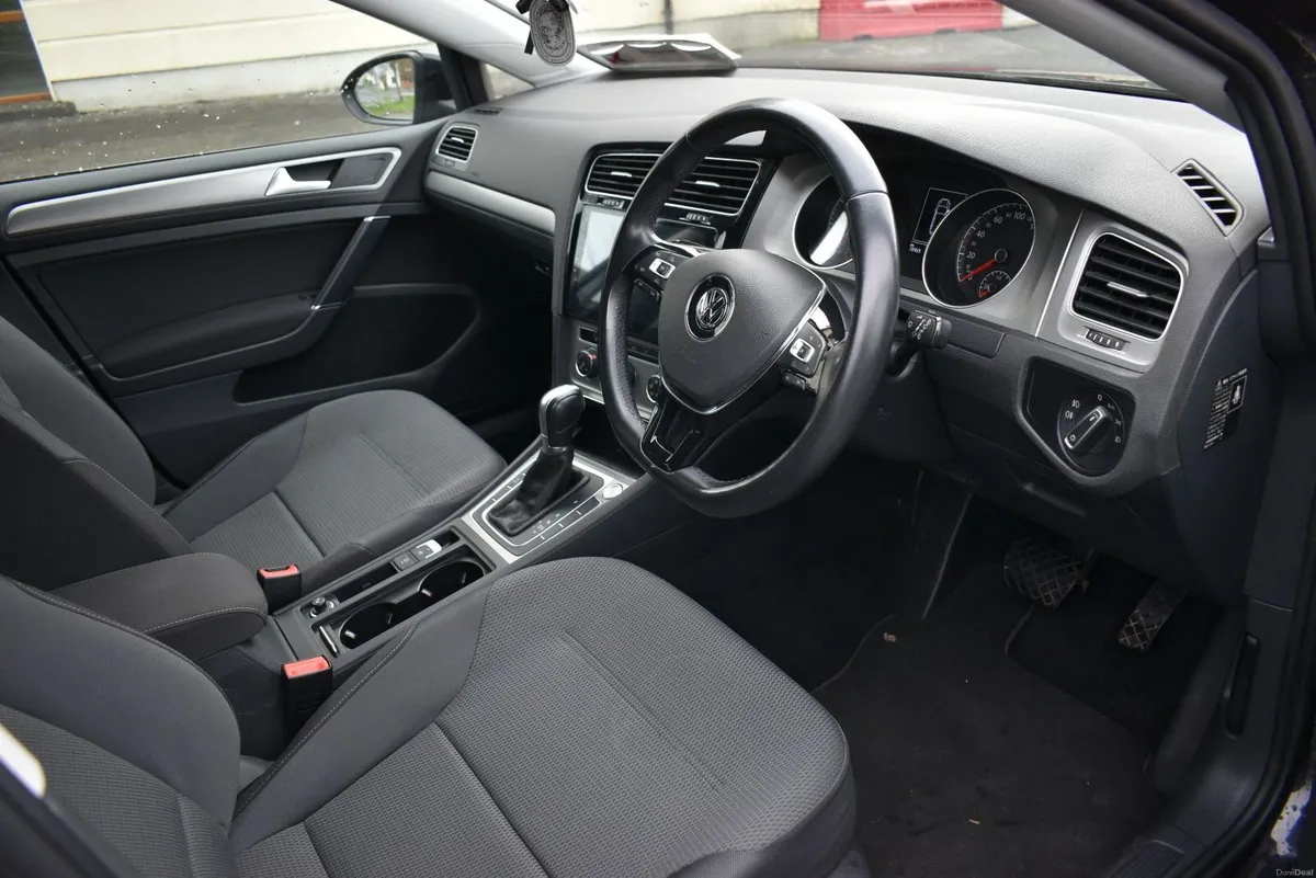 Volkswagen Golf 2015 1.2 Petrol Automatic 87500 km - Image 6