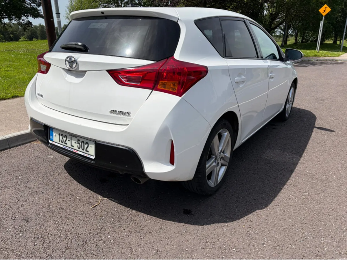 Toyota Auris 1.6 V-MATIC SPORT 132BHP 5DR - Image 4