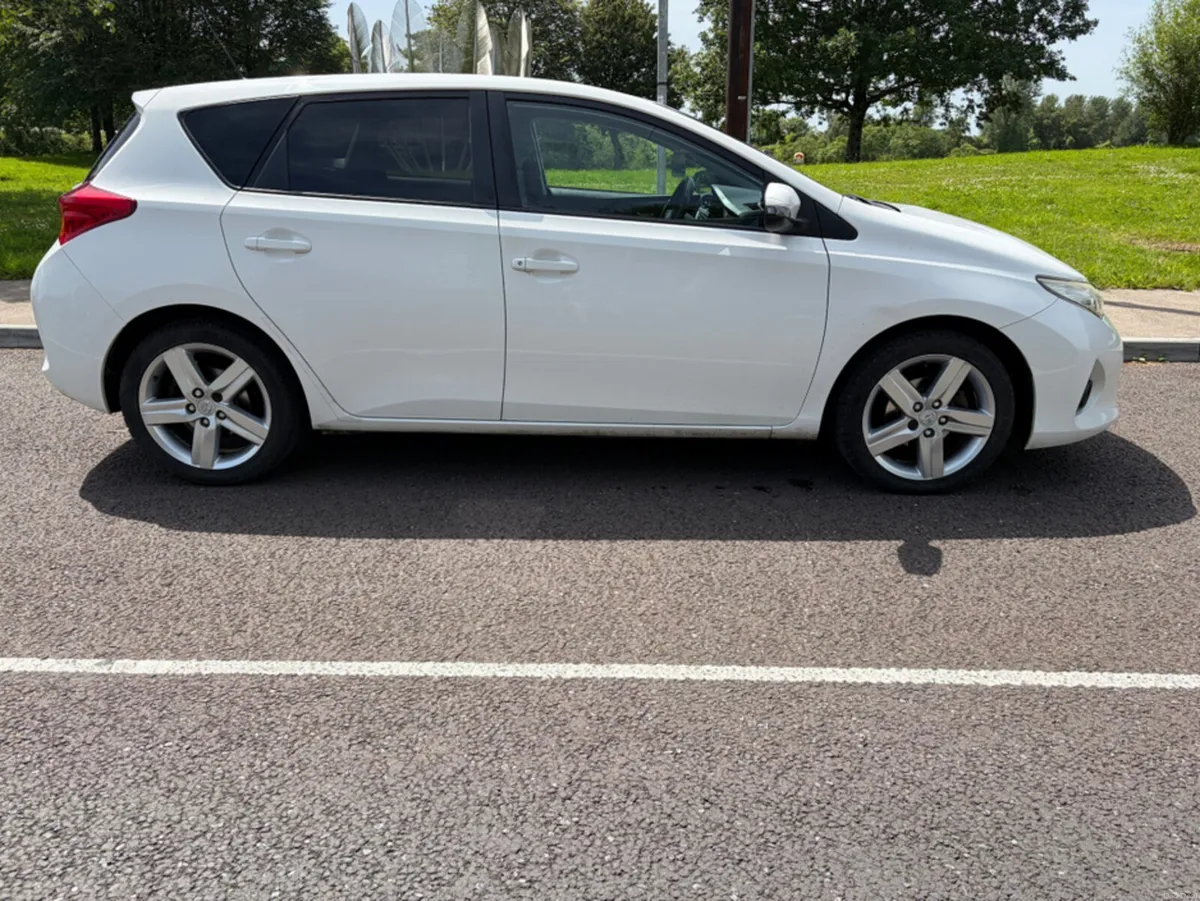 Toyota Auris 1.6 V-MATIC SPORT 132BHP 5DR - Image 6