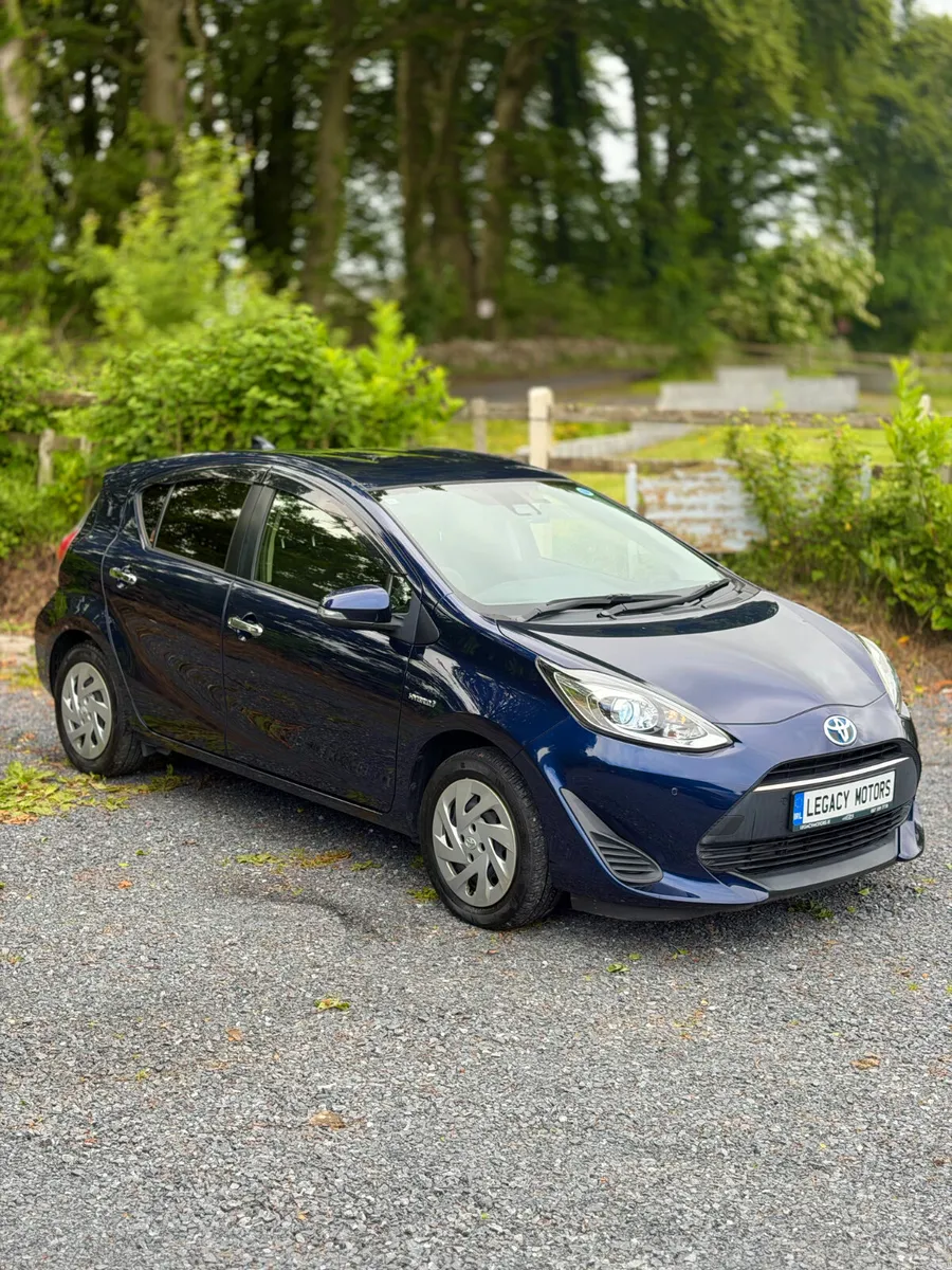 2018 Toyota Aqua Hybrid | ONLY 25,000 KM | AUTO - Image 4