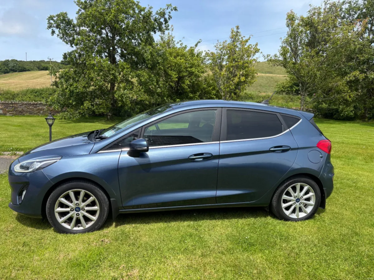 Ford Fiesta TITANIUM 5DR 1.0T 95PS 4 4DR - Image 3