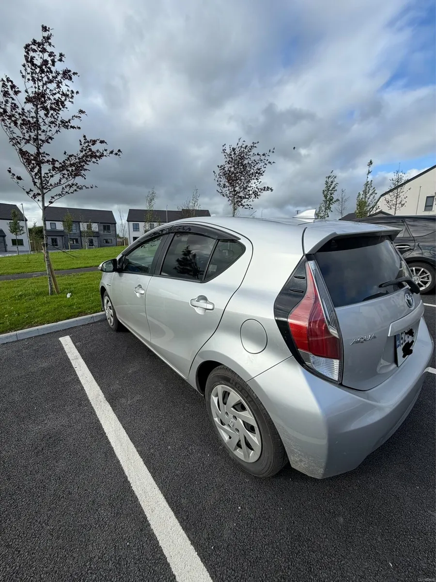 Car - Image 2