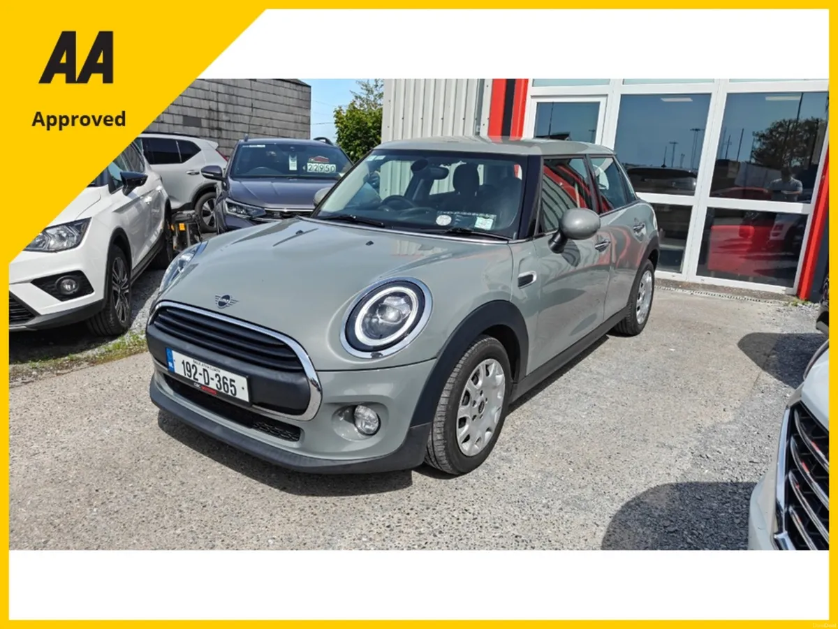 Mini Cooper 2019 CLASSIC 4DR ONE NCT 06 28 - Image 5