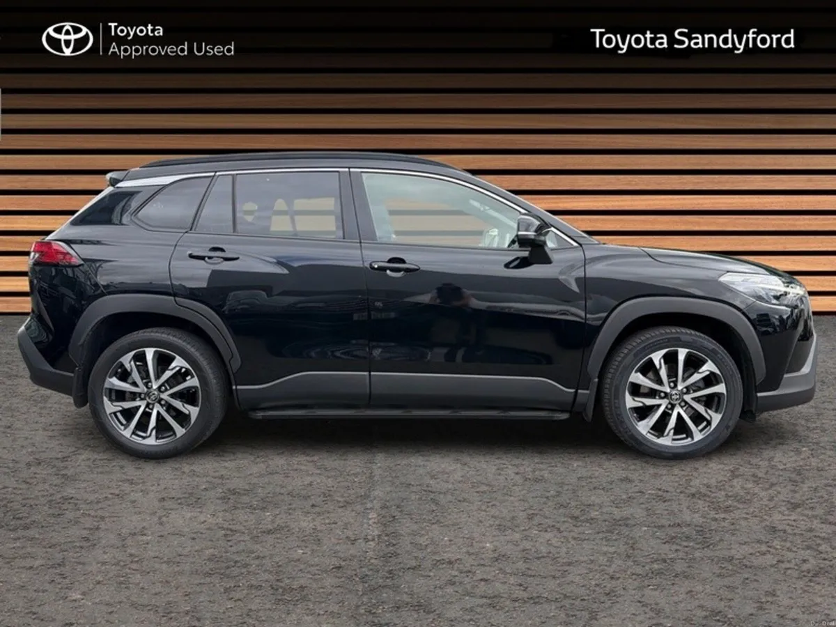 Toyota Corolla Cross 1.8 HYBRID SPORT WITH SIDE ST - Image 3