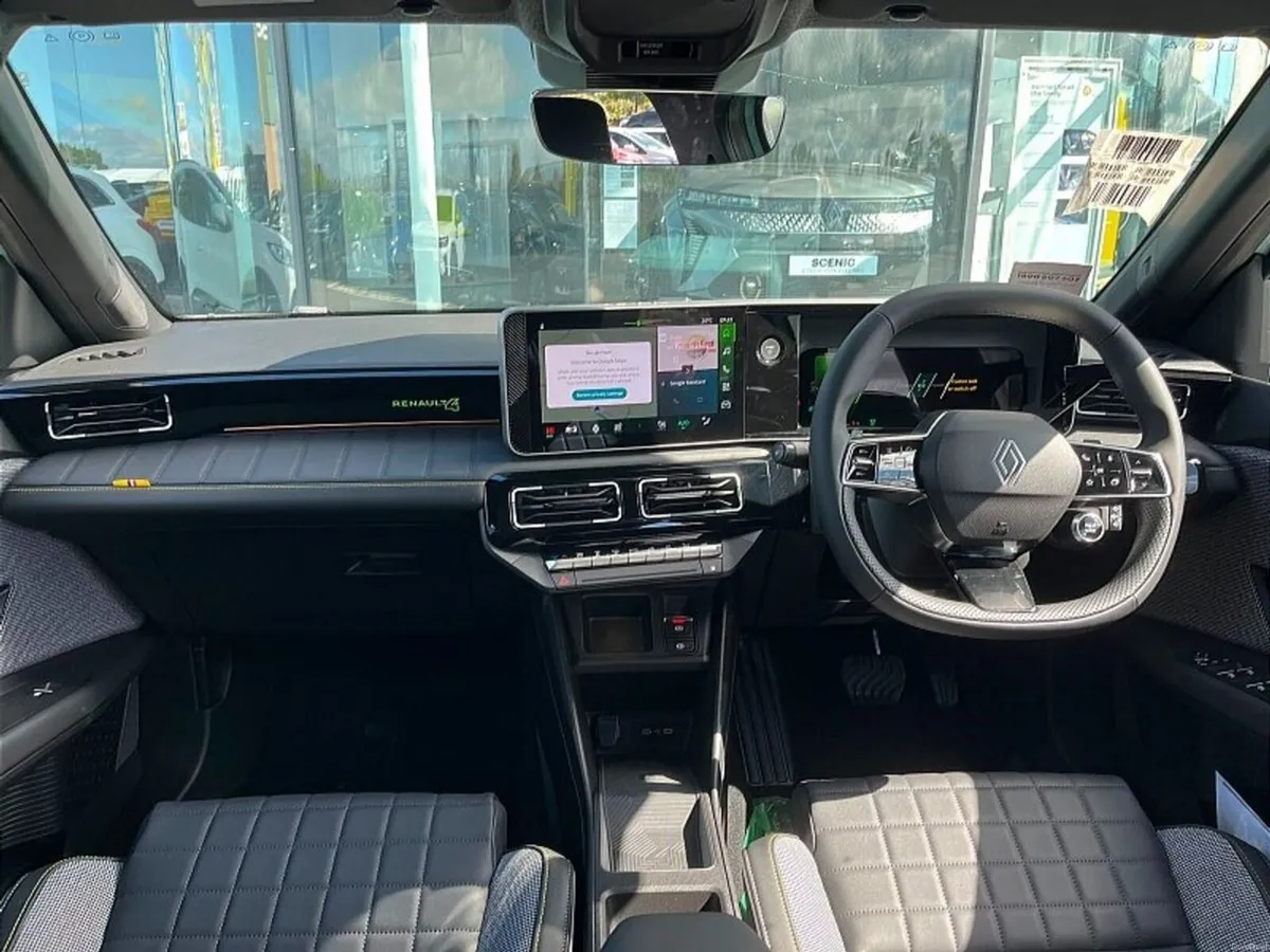 Renault 4 E-TECH 150 (SCRAPPAGE OFFER) - Image 3