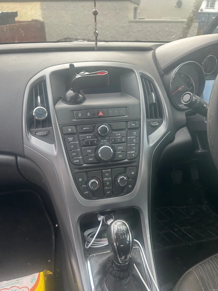 Vauxhall Astra 2015 - Image 2