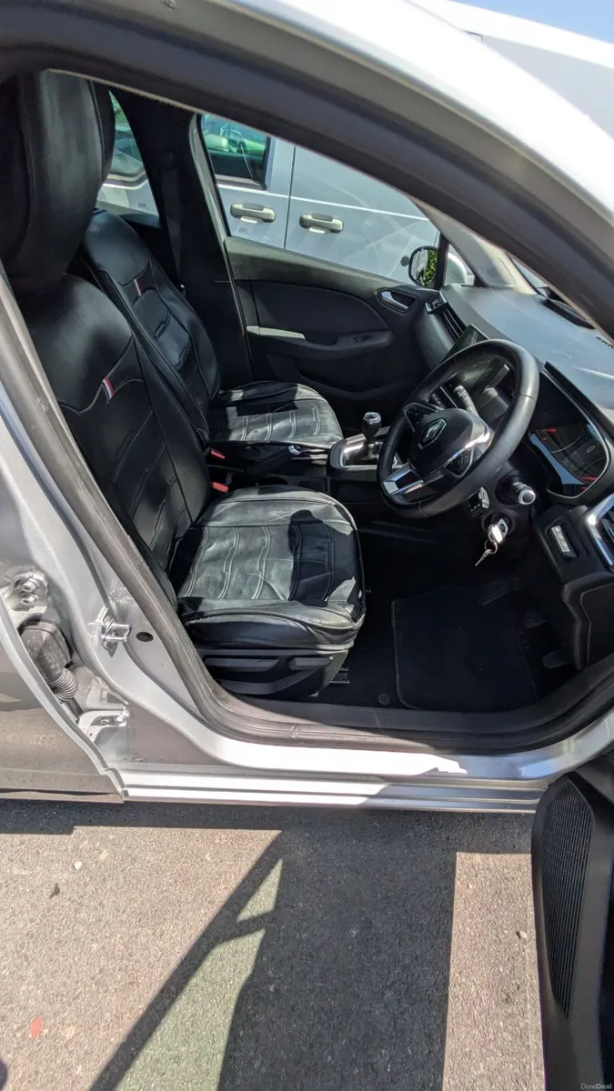 Renault Clio 2021 - Image 2
