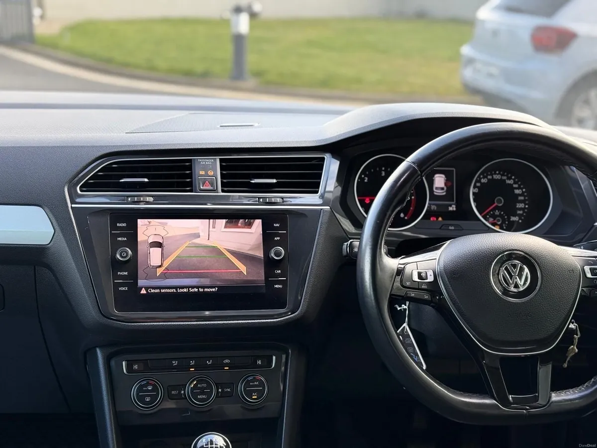 Volkswagen Tiguan - Image 6