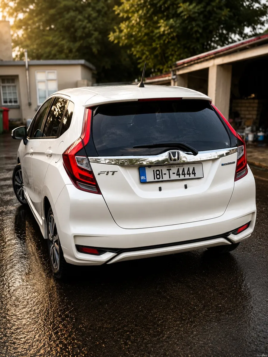 2018 Honda Fit Hybrid Automatic -Low mileage Grad4 - Image 3