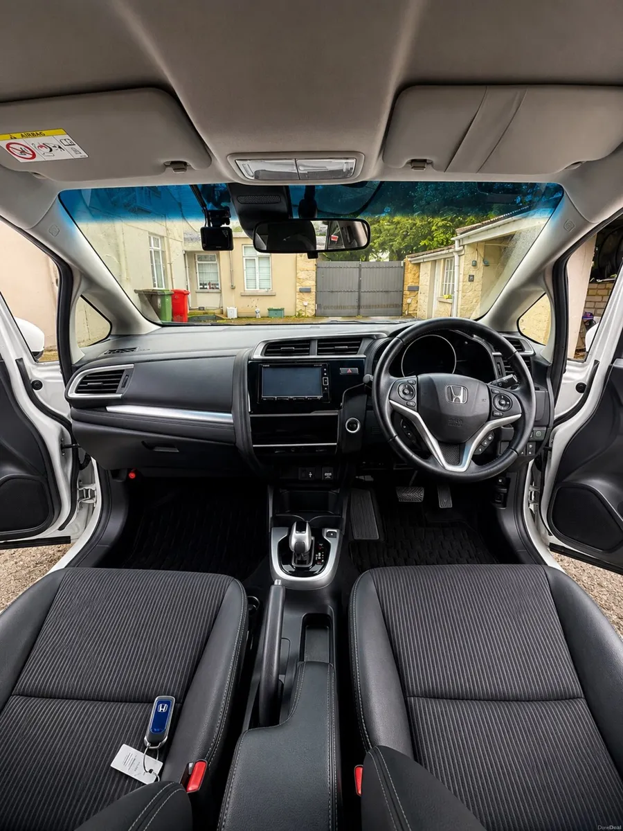 2018 Honda Fit Hybrid Automatic -Low mileage Grad4 - Image 4
