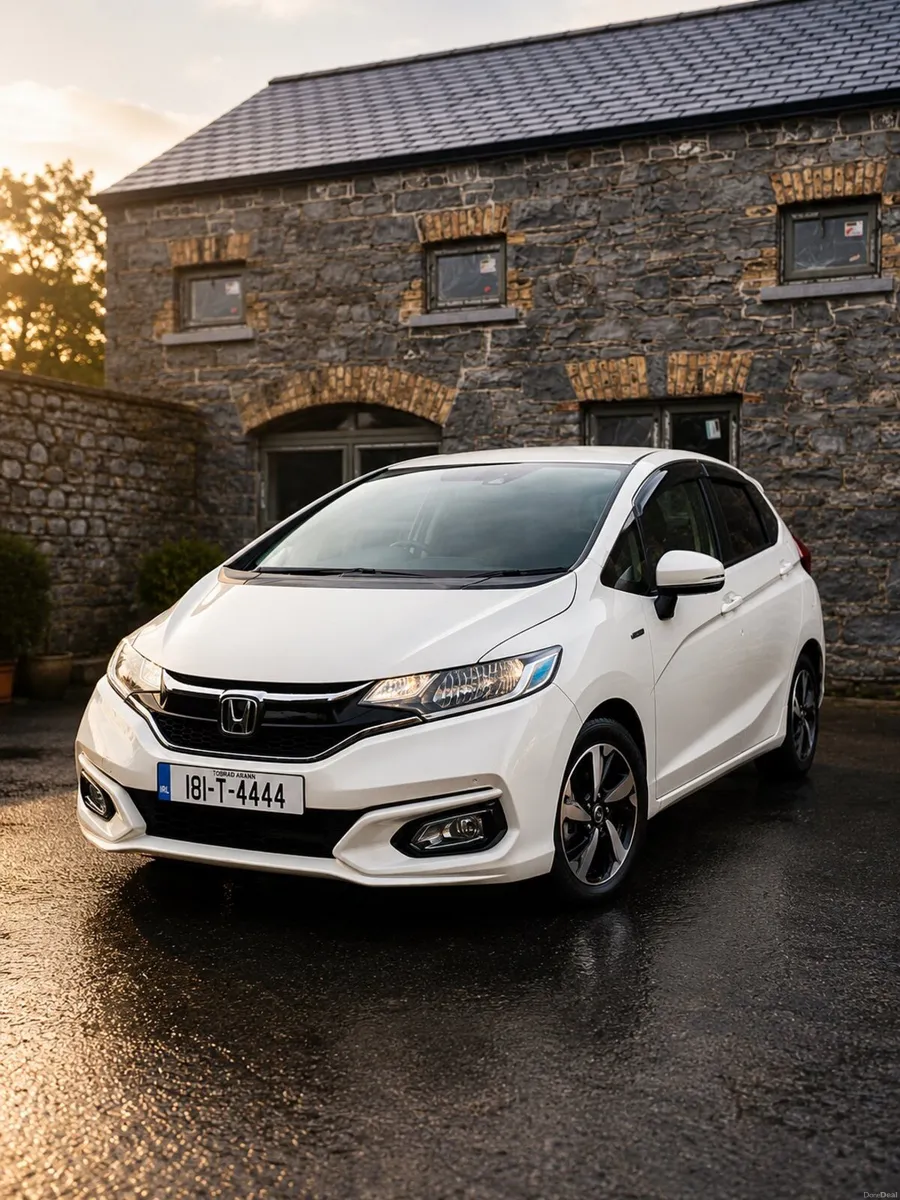 2018 Honda Fit Hybrid Automatic -Low mileage Grad4 - Image 1