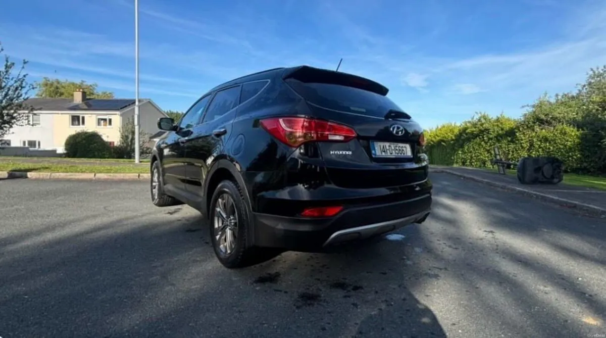 141 hyundai santa fe 4WD - Image 4