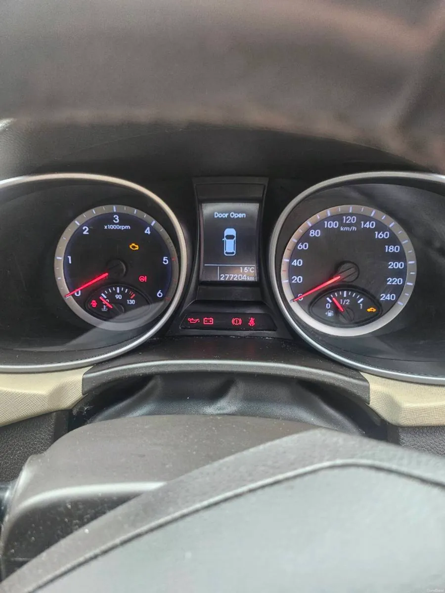141 hyundai santa fe 4WD - Image 6